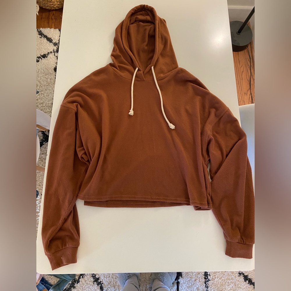 Altar’d State Women’s fleece cropped hoodie, size s.